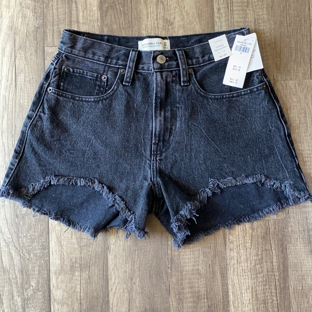 Abercrombie & Fitch Mid Rise jeans short size 24